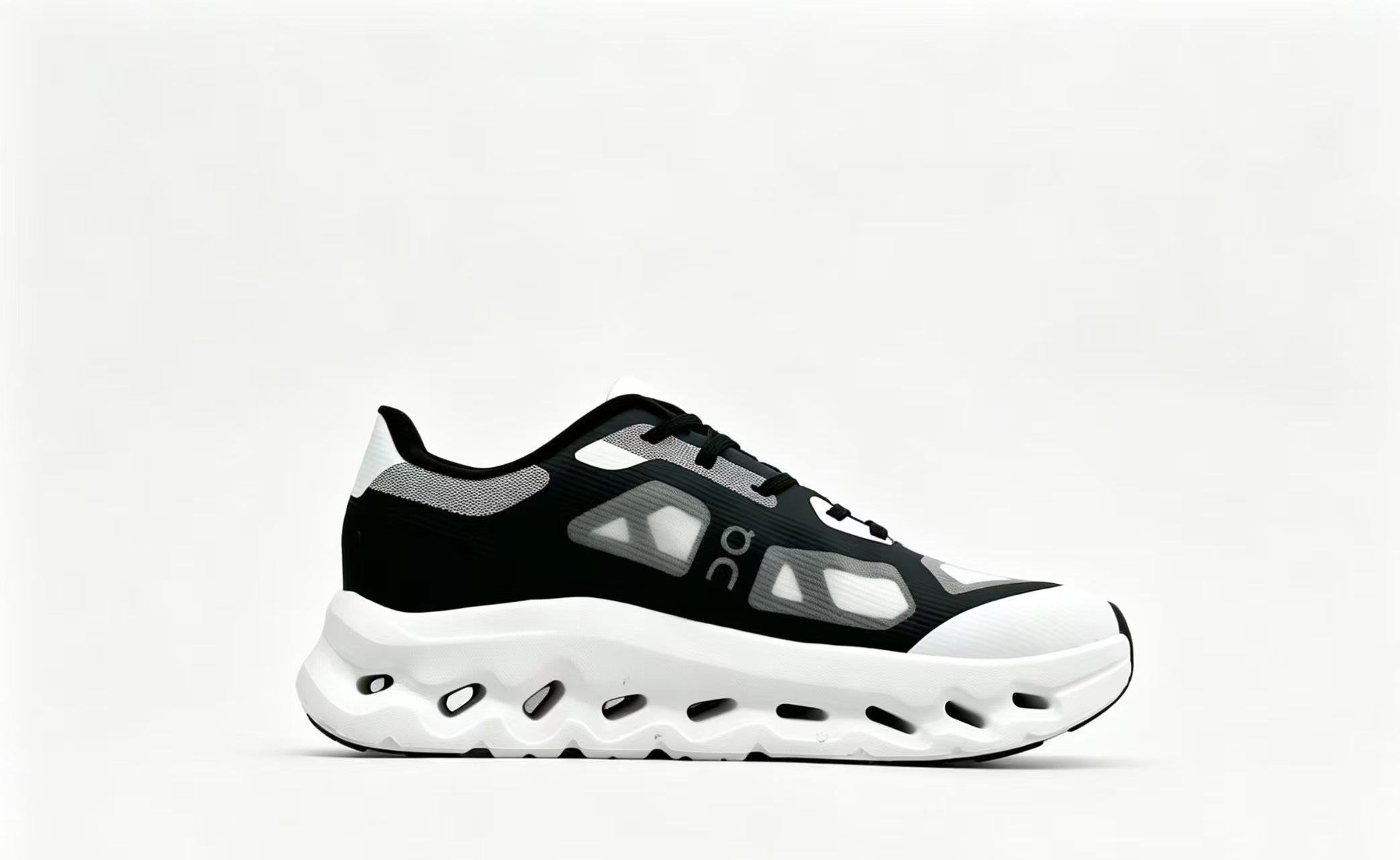 Cloudnova - Black / White